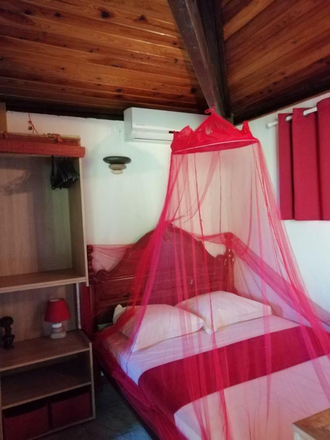 Вилла Cazadodo L'Etang-Sale Экстерьер фото